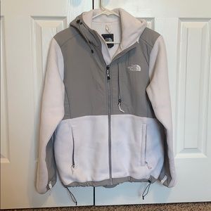 Like brand new north face woman’s jacket size L